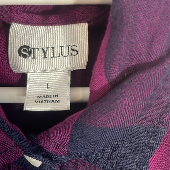 Stylus women’s plaid purple/navy Size Large blouse PTP21”length 27” - Picture 5 of 6